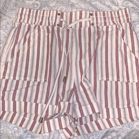 BOUTIQUE TRENDY SHORTS - Picture 1 of 5